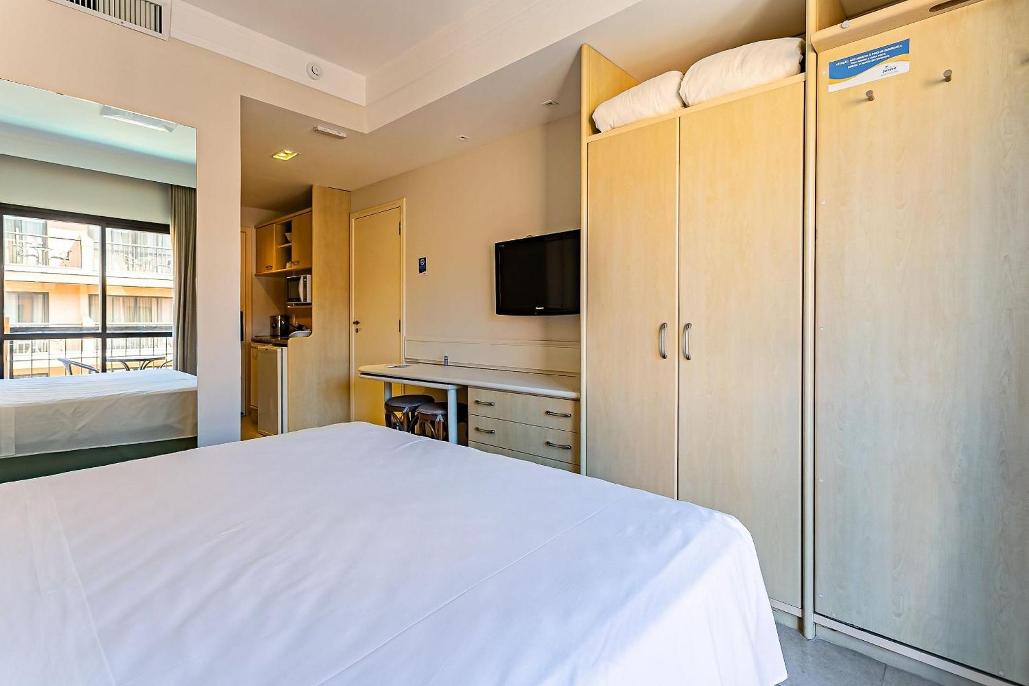 Resort Pe Na Areia - Studios Direto Com Proprietario Jbvjr Florianópolis Dış mekan fotoğraf